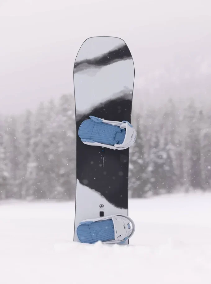 Burton Family Tree Hometown Hero Smalls Camber Snowboard für Kinder