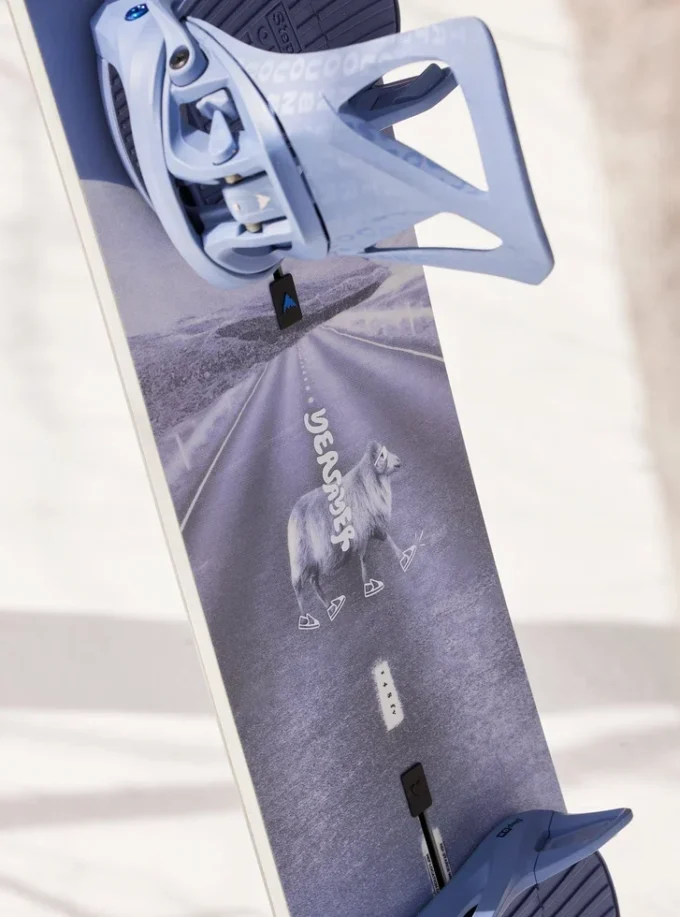 Burton Yeasayer Flying V Snowboard für Damen