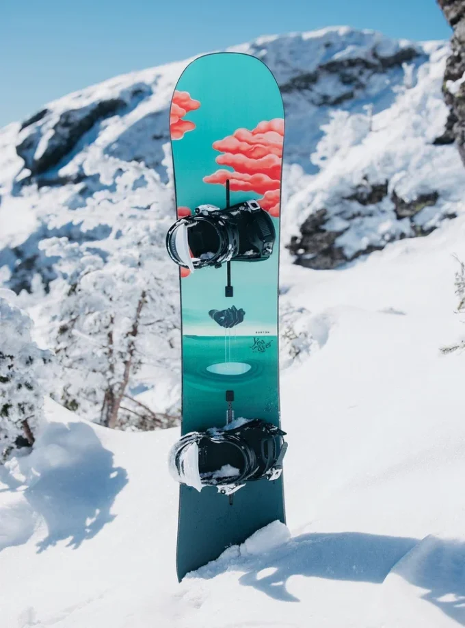 Burton Yeasayer Flying V Snowboard für Damen