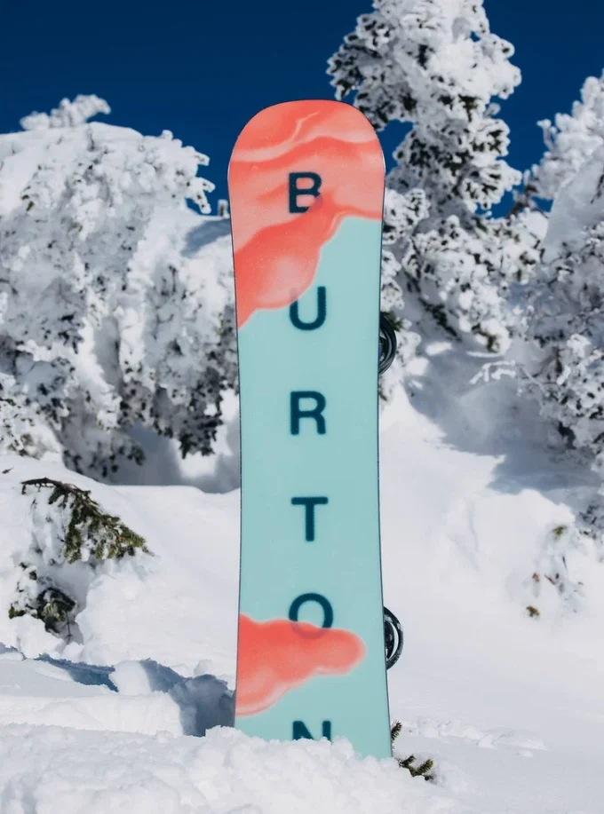 Burton Yeasayer Flying V Snowboard für Damen